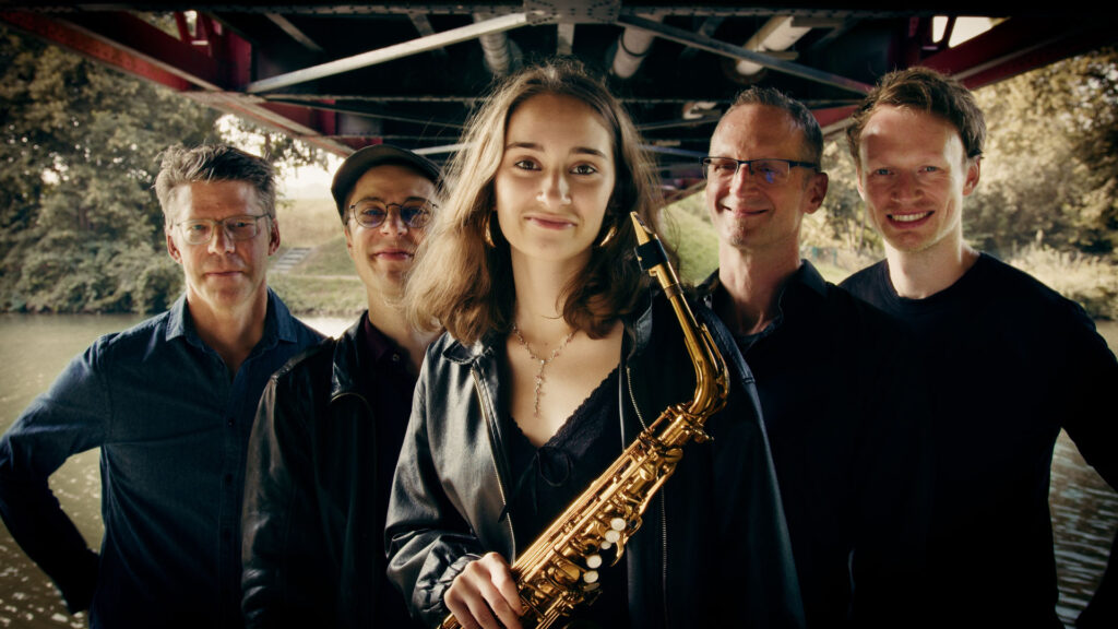 The Sanborn Project feat. Leonora Tomanoski